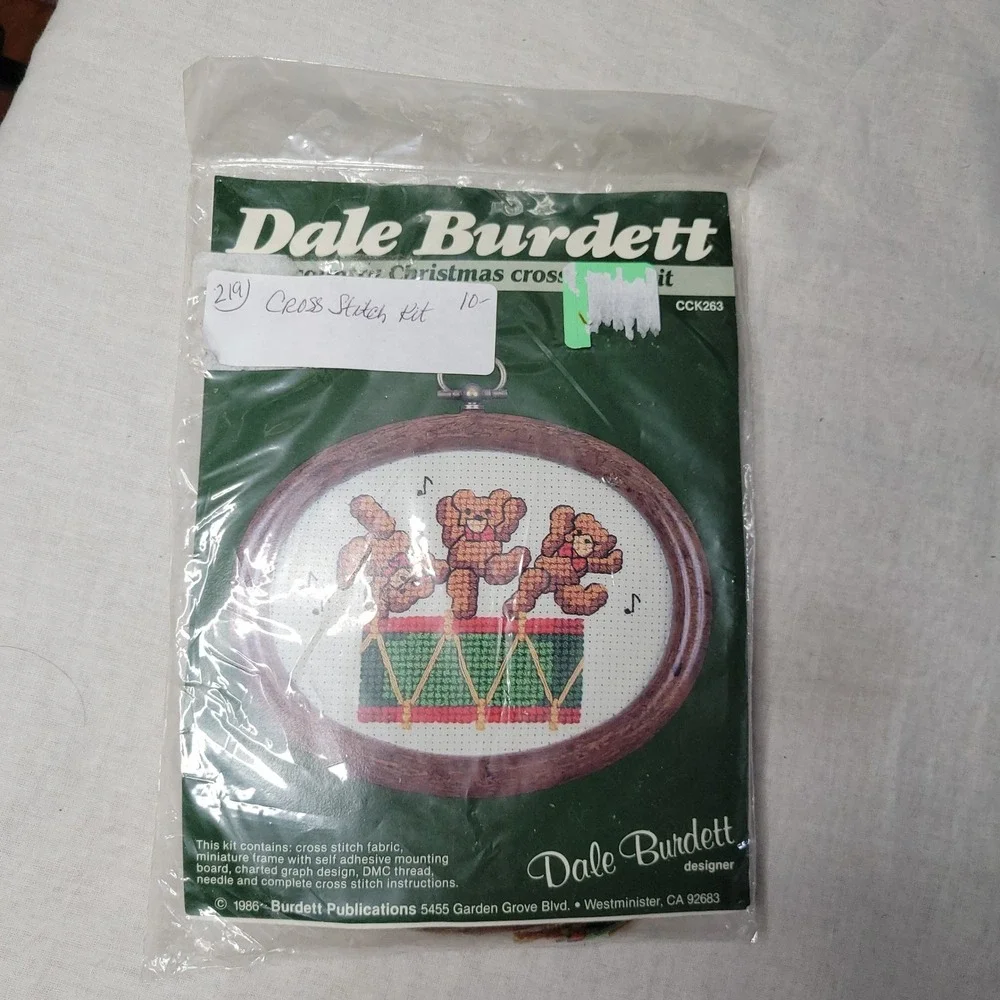 Dale Burdett Country Christmas Cross Stitch Kit CCK263 Bears Drum‎ Vintage 1986